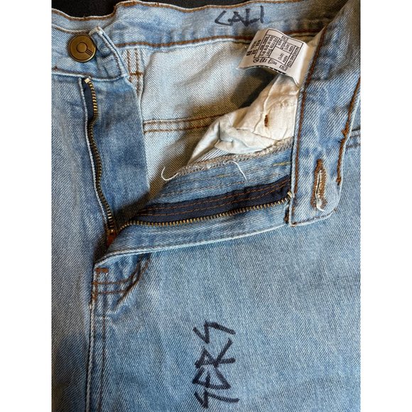 Cali Studios Graffiti Denim Shorts Bermuda Blue Size 32 - Picture 4 of 9